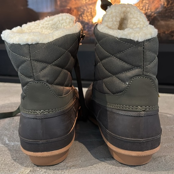 Khombu Zany Thermolite insulated,waterproof,memory foam,rugged sole winter boot - Picture 8 of 12